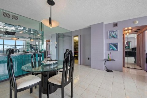 Copropriété à vendre à Aventura, Floride: 2 chambres, 101.45 m2 № 1222177 - photo 13