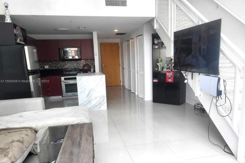 Condo in Miami, Florida, 1 bedroom  № 1186000 - photo 4