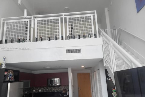 Condo in Miami, Florida, 1 bedroom  № 1186000 - photo 8