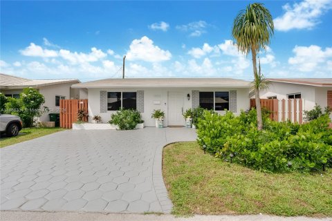 Casa en venta en Tamarac, Florida, 2 dormitorios, 91.14 m2 № 1380158 - foto 2