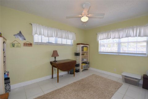 House in Wilton Manors, Florida 4 bedrooms, 174.84 sq.m. № 1179804 - photo 9