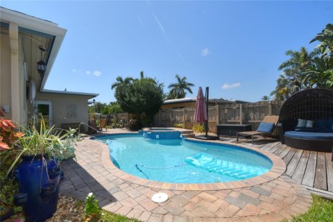 Villa ou maison à vendre à Wilton Manors, Floride: 4 chambres, 174.84 m2 № 1179804 - photo 5