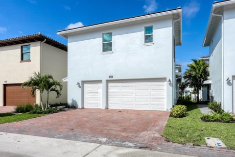 House in Palm Beach Gardens, Florida 4 bedrooms, 327.2 sq.m. № 1179668 - photo 27