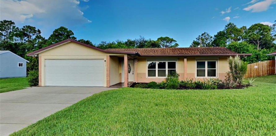 House in Palm Bay, Florida 3 bedrooms, 121.42 sq.m. № 1342446