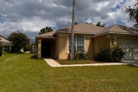 House in Davenport, Florida 4 bedrooms, 146.97 sq.m. № 1338202 - photo 2