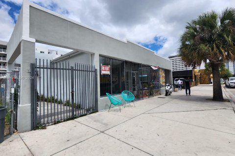 Propiedad comercial en venta en Miami, Florida № 1116499 - foto 7