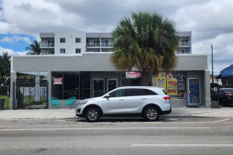 Propiedad comercial en venta en Miami, Florida № 1116499 - foto 5