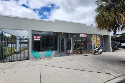 Propiedad comercial en venta en Miami, Florida № 1116499 - foto 6