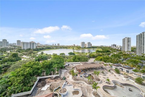 Condominio en venta en Aventura, Florida, 2 dormitorios, 144.93 m2 № 747647 - foto 2