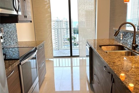 Condo in Sunny Isles Beach, Florida, 2 bedrooms  № 1209050 - photo 3