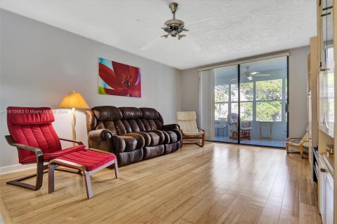 Condo in Lauderdale Lakes, Florida, 2 bedrooms  № 1240287 - photo 6