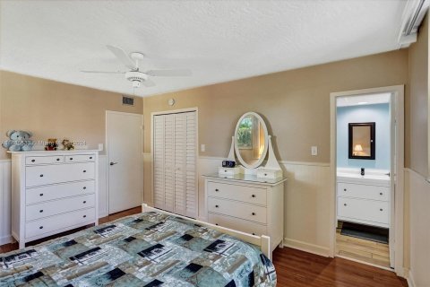 Condo in Lauderdale Lakes, Florida, 2 bedrooms  № 1240287 - photo 13