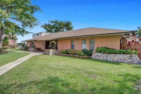 Condo in Lauderdale Lakes, Florida, 2 bedrooms  № 1240287 - photo 27