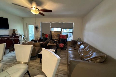Casa en venta en Margate, Florida, 4 dormitorios, 101.91 m2 № 970072 - foto 15