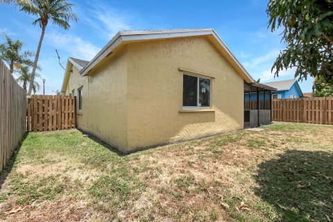 Villa ou maison à vendre à Sunrise, Floride: 3 chambres, 136.29 m2 № 1182346 - photo 14