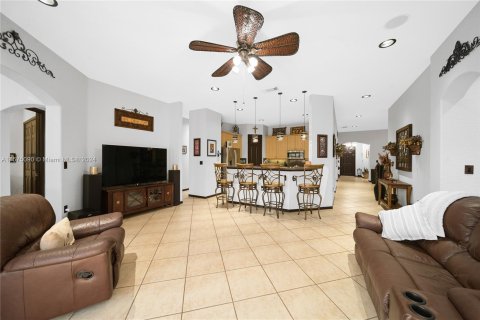 Casa en venta en Miramar, Florida, 5 dormitorios, 248.42 m2 № 1140576 - foto 17