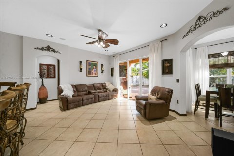 Casa en venta en Miramar, Florida, 5 dormitorios, 248.42 m2 № 1140576 - foto 19