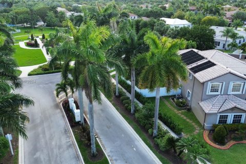 Villa ou maison à vendre à Miramar, Floride: 5 chambres, 248.42 m2 № 1140576 - photo 2