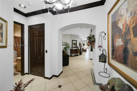Купить виллу или дом в Мирамар, Флорида 5 спален, 248.42м2, № 1140576 - фото 10