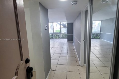 Condominio en venta en Sunny Isles Beach, Florida, 1 dormitorio, 50.72 m2 № 956345 - foto 1