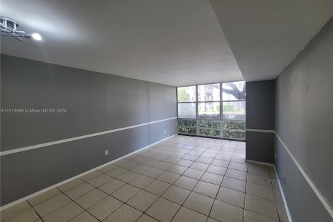 Condominio en venta en Sunny Isles Beach, Florida, 1 dormitorio, 50.72 m2 № 956345 - foto 4