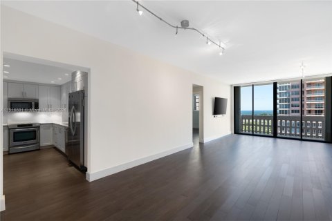 Condominio en venta en Coral Gables, Florida, 1 dormitorio, 84.54 m2 № 956304 - foto 15