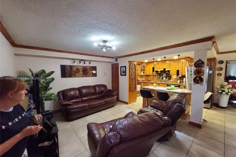 Adosado en venta en Miami, Florida, 3 dormitorios, 128.02 m2 № 1320759 - foto 4