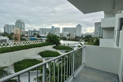 Copropriété à vendre à Miami Beach, Floride: 1 chambre, 67.82 m2 № 1282327 - photo 4