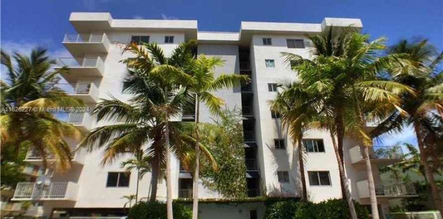 Condominio en Miami Beach, Florida, 1 dormitorio  № 1282327