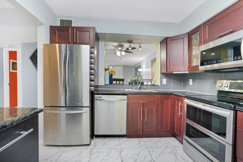 Condo in Delray Beach, Florida, 2 bedrooms  № 936886 - photo 21