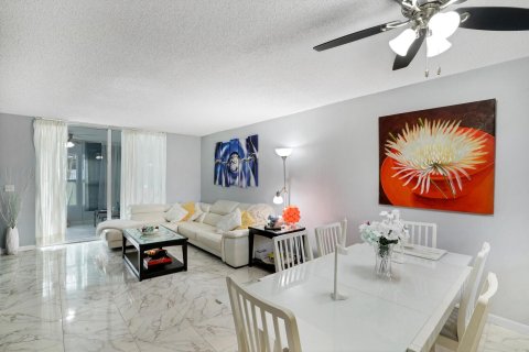 Condo in Delray Beach, Florida, 2 bedrooms  № 936886 - photo 27