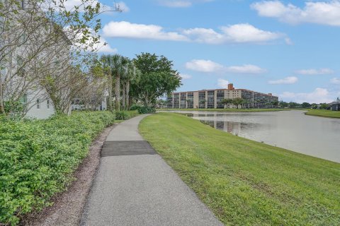 Condo in Delray Beach, Florida, 2 bedrooms  № 936886 - photo 6