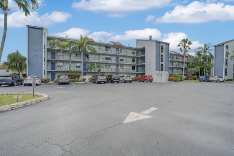 Condo in Delray Beach, Florida, 2 bedrooms  № 936886 - photo 8