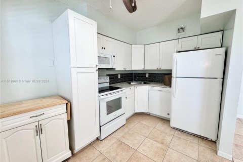 Copropriété à vendre à Fort Lauderdale, Floride: 2 chambres, 68.75 m2 № 1319296 - photo 5