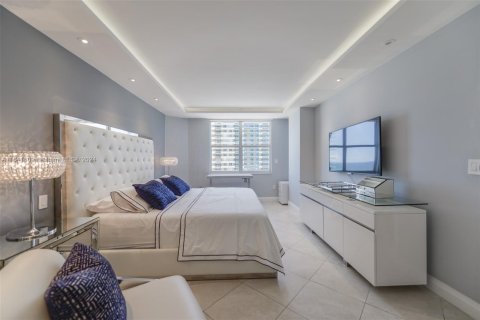 Copropriété à vendre à Hallandale Beach, Floride: 3 chambres, 165.37 m2 № 1319289 - photo 14