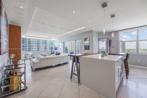 Copropriété à vendre à Hallandale Beach, Floride: 3 chambres, 165.37 m2 № 1319289 - photo 29