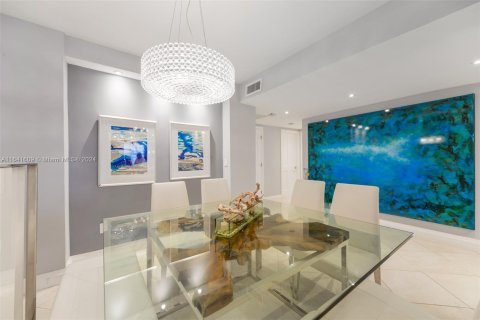 Copropriété à vendre à Hallandale Beach, Floride: 3 chambres, 165.37 m2 № 1319289 - photo 18