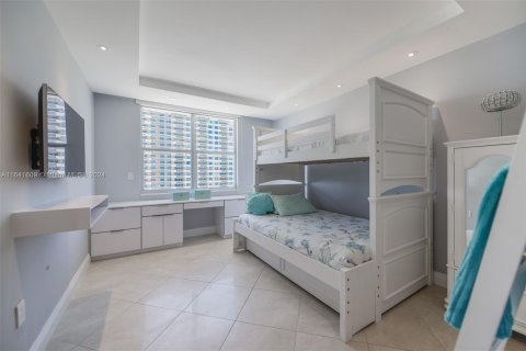 Copropriété à vendre à Hallandale Beach, Floride: 3 chambres, 165.37 m2 № 1319289 - photo 12