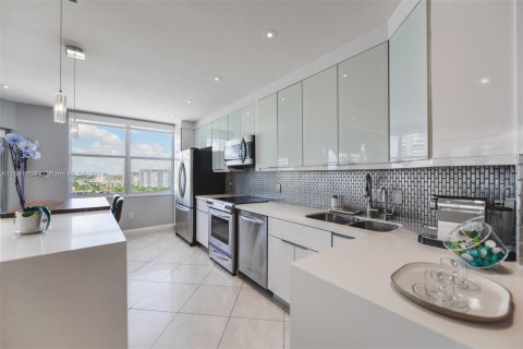 Condominio en venta en Hallandale Beach, Florida, 3 dormitorios, 165.37 m2 № 1319289 - foto 22