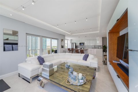 Condominio en venta en Hallandale Beach, Florida, 3 dormitorios, 165.37 m2 № 1319289 - foto 26