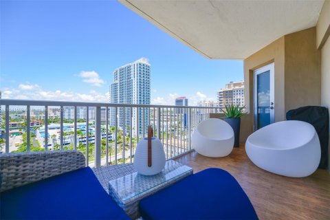 Copropriété à vendre à Hallandale Beach, Floride: 3 chambres, 165.37 m2 № 1319289 - photo 6