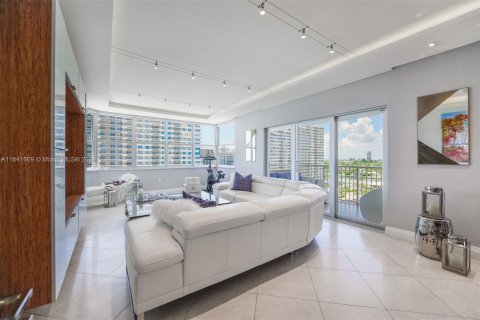 Copropriété à vendre à Hallandale Beach, Floride: 3 chambres, 165.37 m2 № 1319289 - photo 27