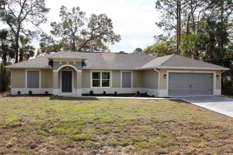 House in North Port, Florida 3 bedrooms, 143.63 sq.m. № 1144788 - photo 1