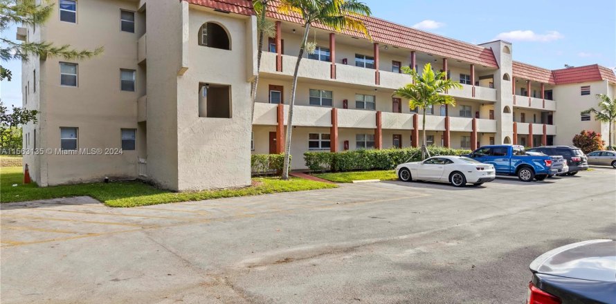 Condo in Sunrise, Florida, 2 bedrooms  № 1128475