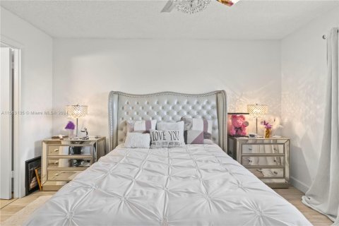 Condo in Sunrise, Florida, 2 bedrooms  № 1128475 - photo 16