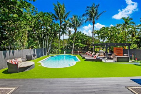 House in Miami, Florida 6 bedrooms, 225.85 sq.m. № 1128438 - photo 5