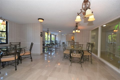 Copropriété à vendre à Pompano Beach, Floride: 2 chambres, 118.91 m2 № 934403 - photo 16