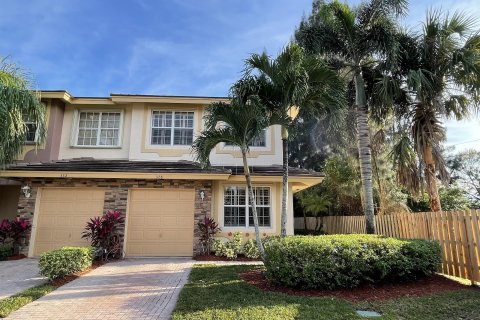 Adosado en venta en Stuart, Florida, 4 dormitorios, 176.42 m2 № 934480 - foto 1