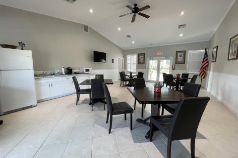 Touwnhouse à vendre à Stuart, Floride: 4 chambres, 176.42 m2 № 934480 - photo 11