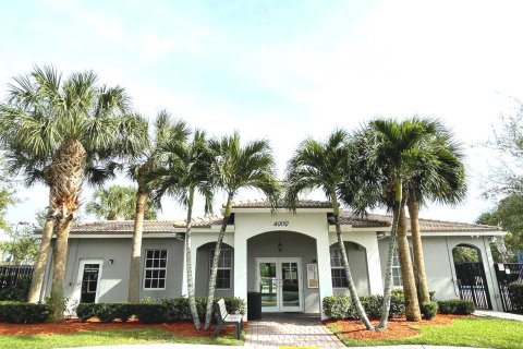 Touwnhouse à vendre à Stuart, Floride: 4 chambres, 176.42 m2 № 934480 - photo 15